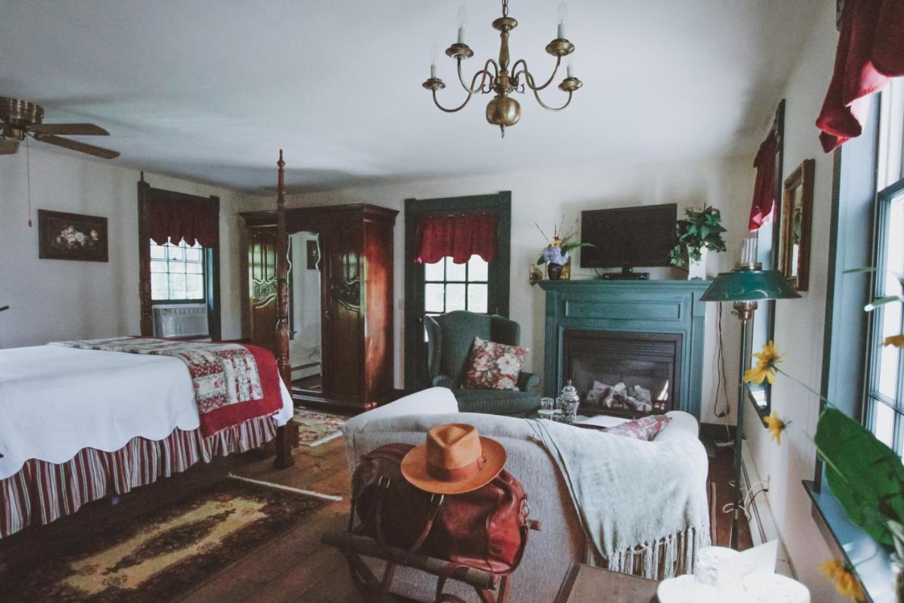 | Riverwind Inn Bed and Breakfast