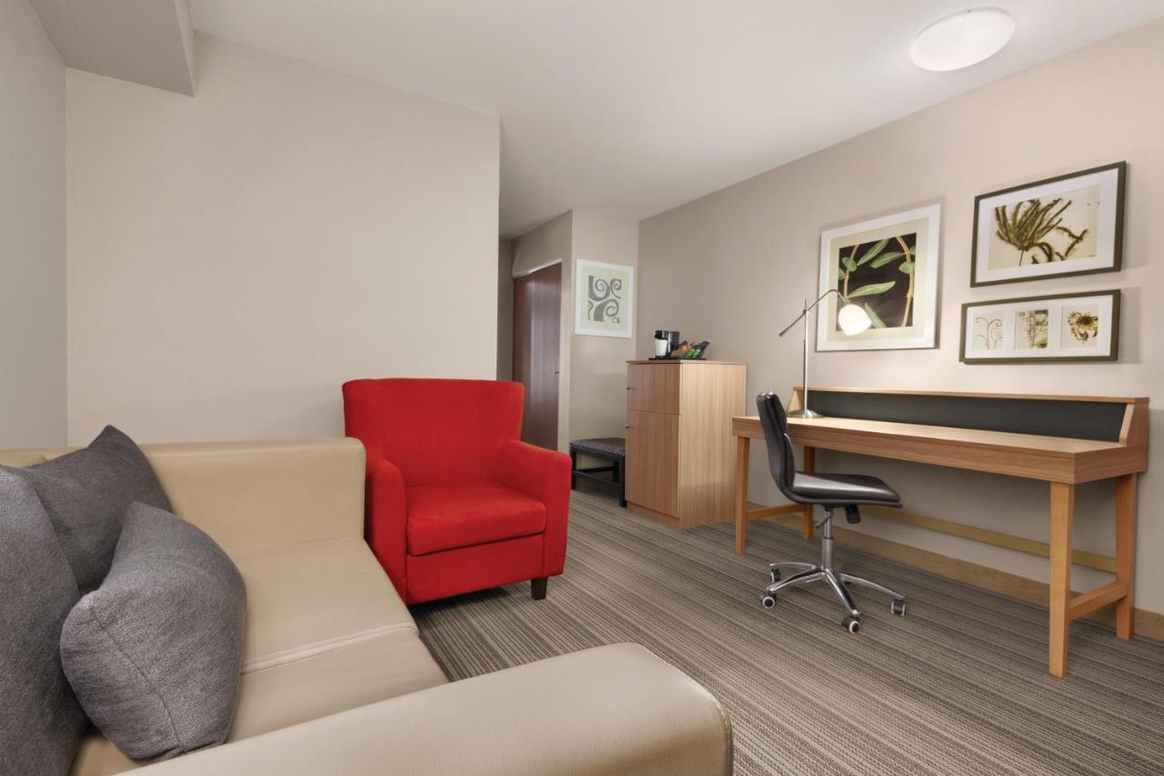 One-Bedroom King Suite - Non-Smoking at Country Inn & Suites by Radisson, Wytheville, VA