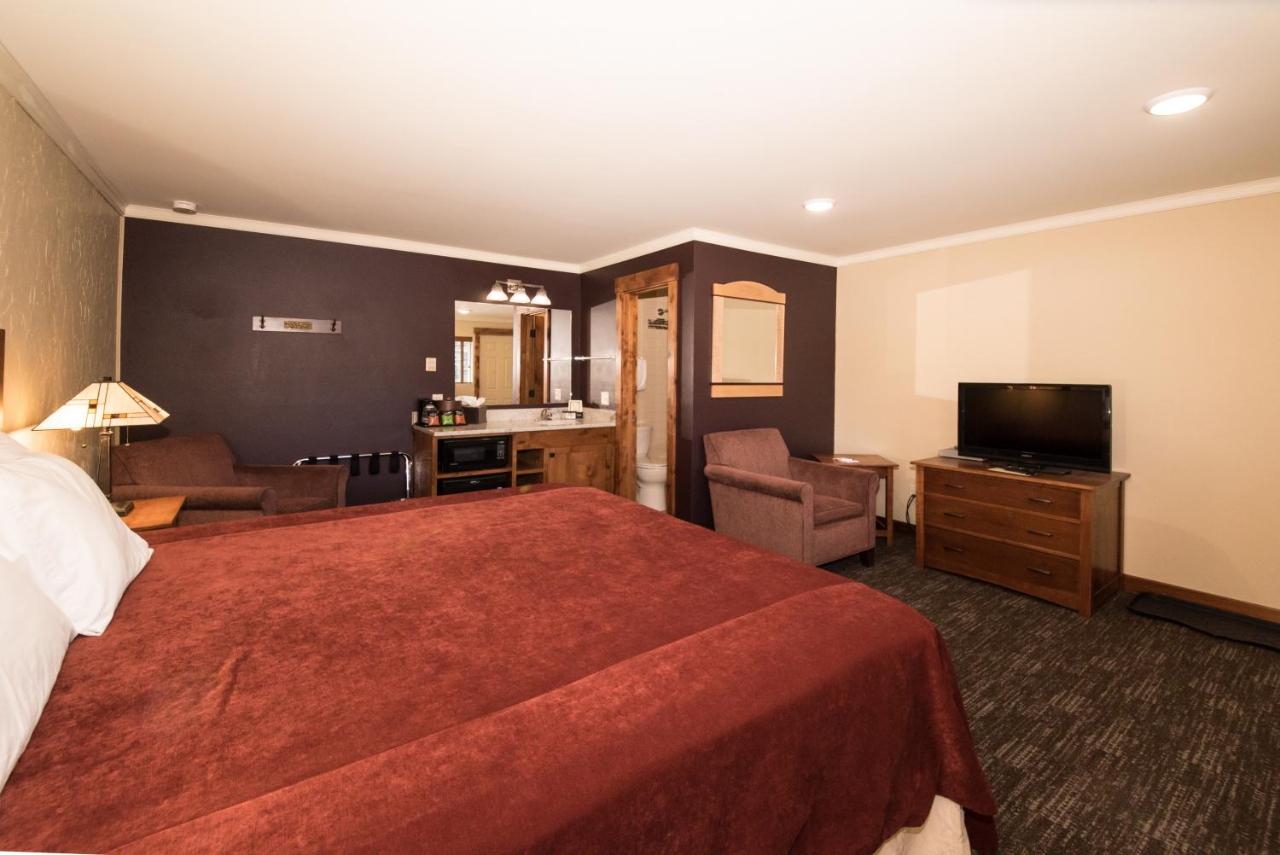  | The Maxwell Inn