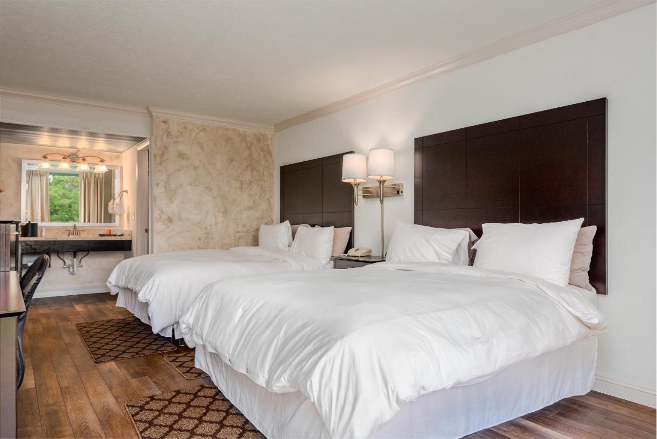 | Fairway Inn