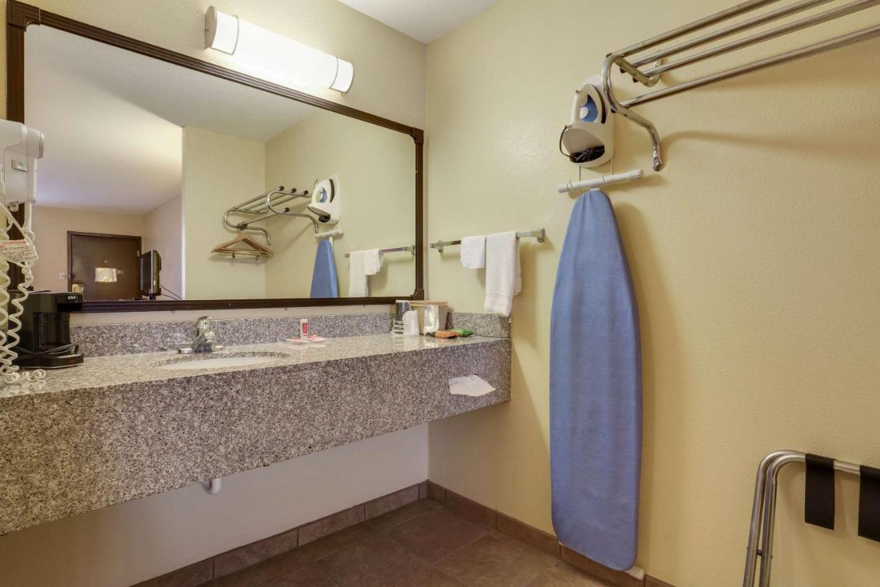 | Mill Tree Inn Millington