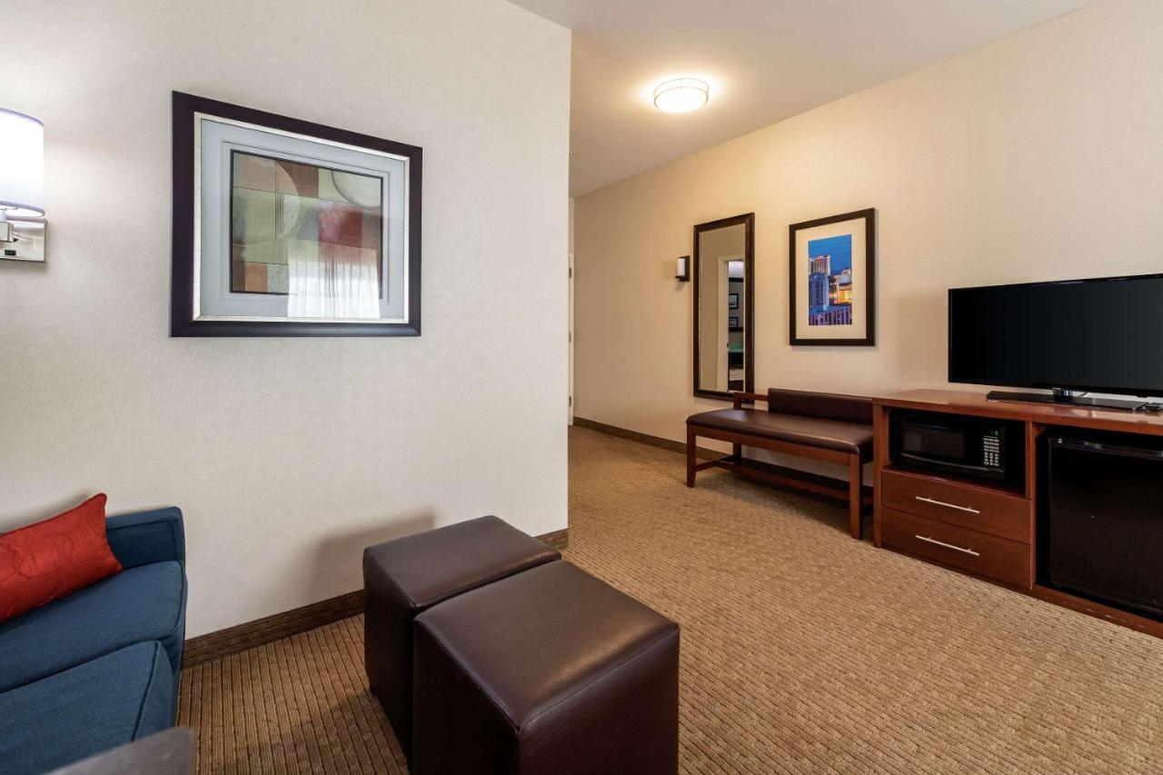 Deluxe King Suite at Comfort Suites Atlantic City North