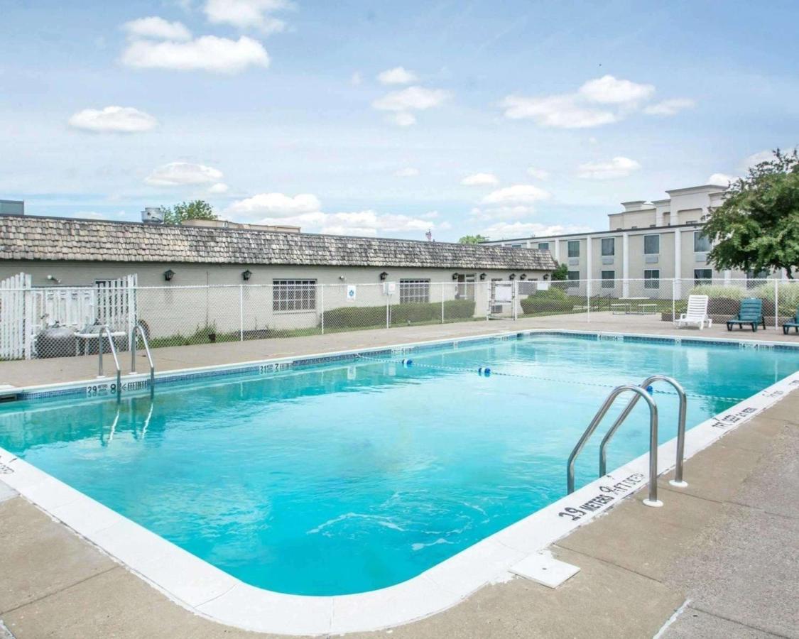 | Quality Inn Geneseo