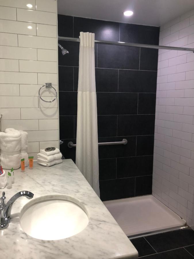 Single Room - Disability Access at Bogart Hotel
