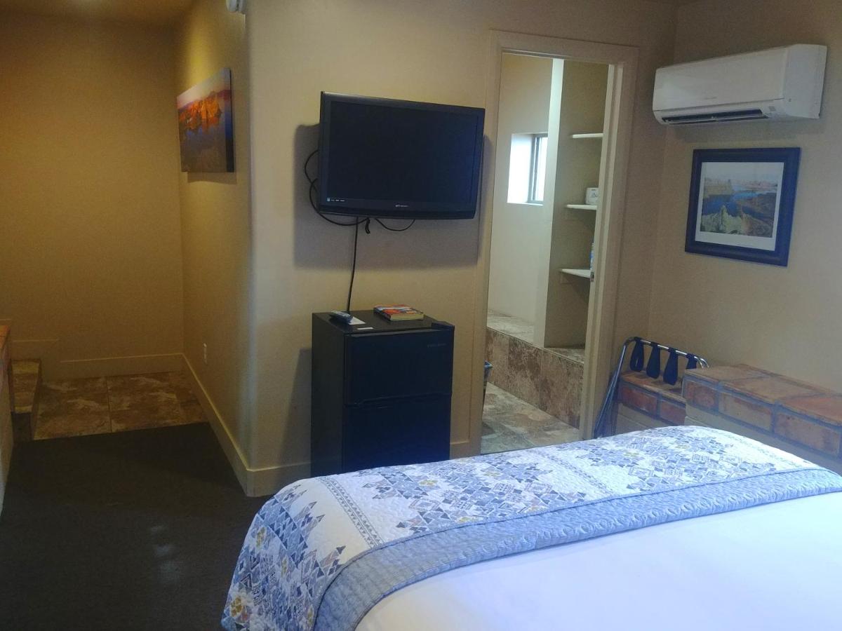  | Lake Powell Motel & Apartments
