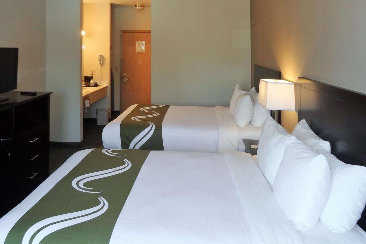Queen Room with Two Queen Beds - Non-Smoking at Quality Inn Tulalip - Marysville