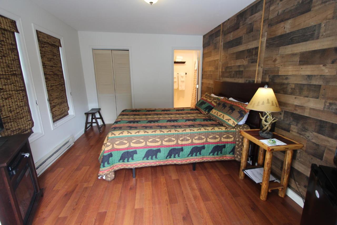 | Alexander's Lodge