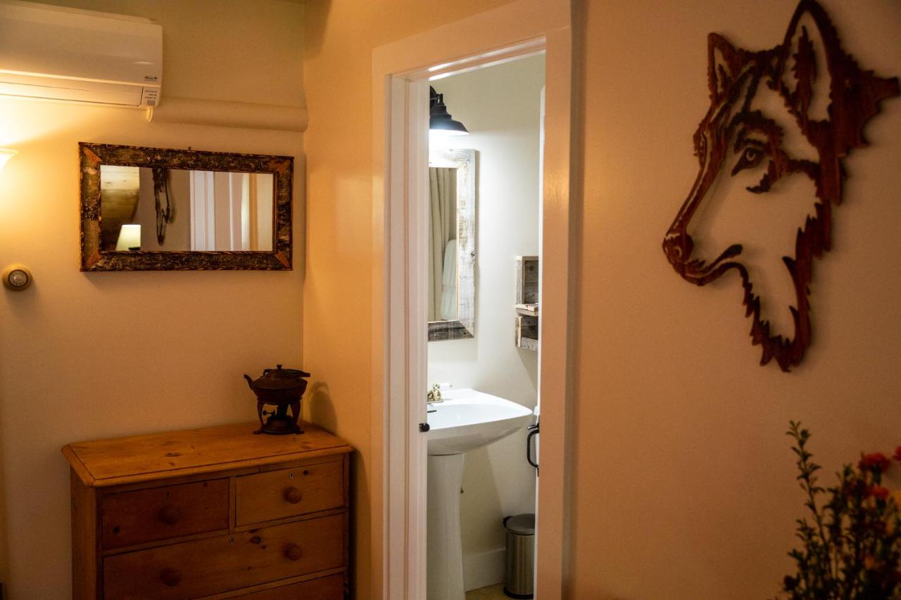 | The Woodstocker B&B