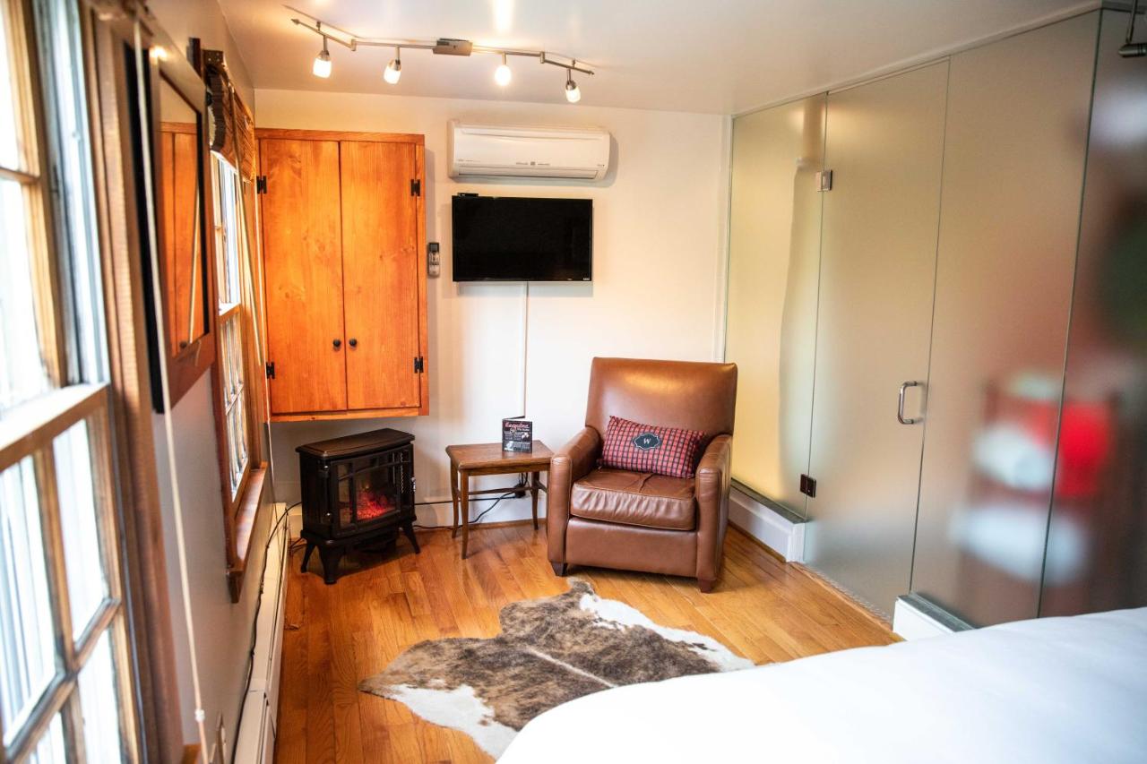 | The Woodstocker B&B