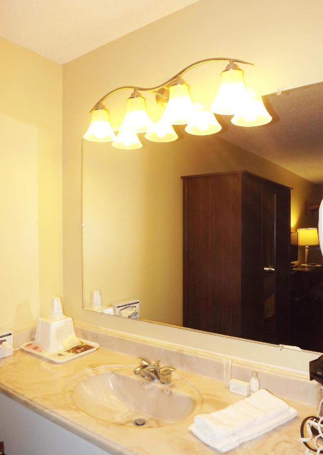 | River Edge Inn