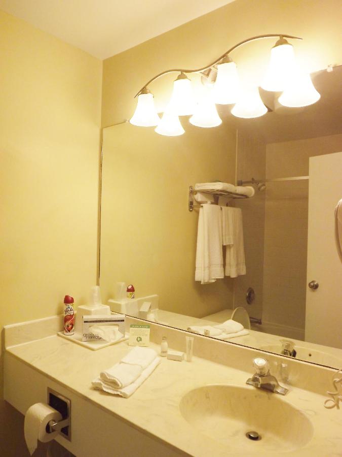  | River Edge Inn