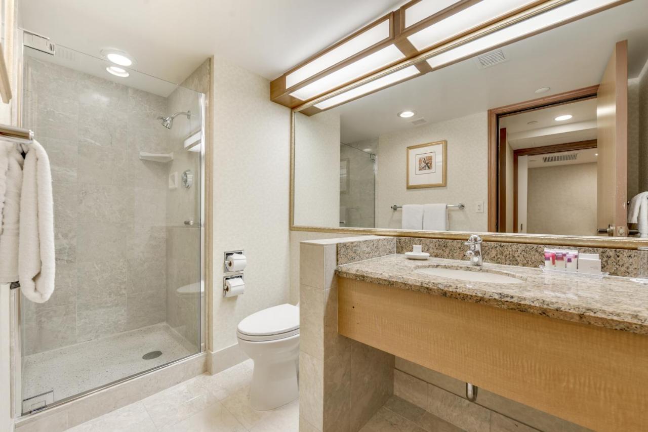 Premium Spa Suite King at Harrah's Lake Tahoe – A Caesars Rewards Destination