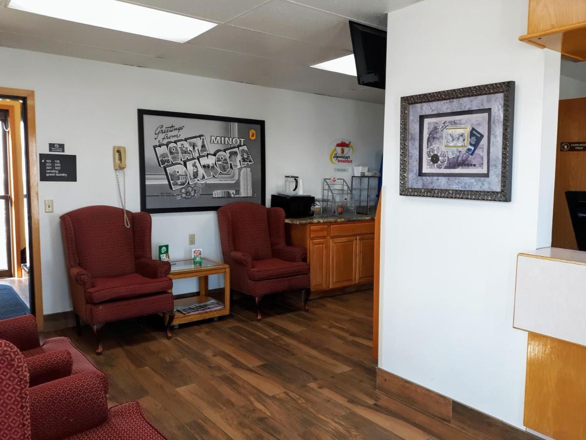 | Super 8 by Wyndham Minot Airport