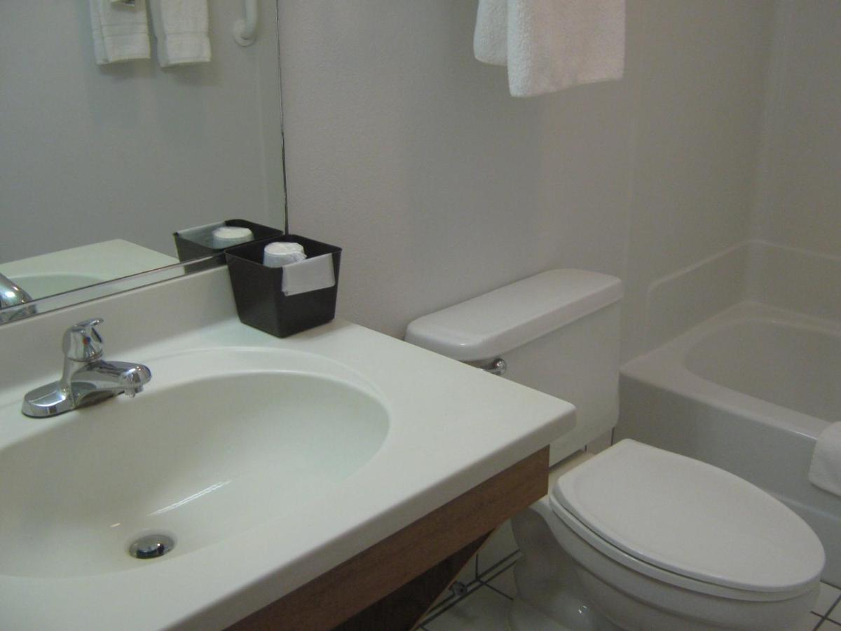 Studio Suite with Two Queen Beds - Non-Smoking at Super 8 by Wyndham Ottawa Starved Rock