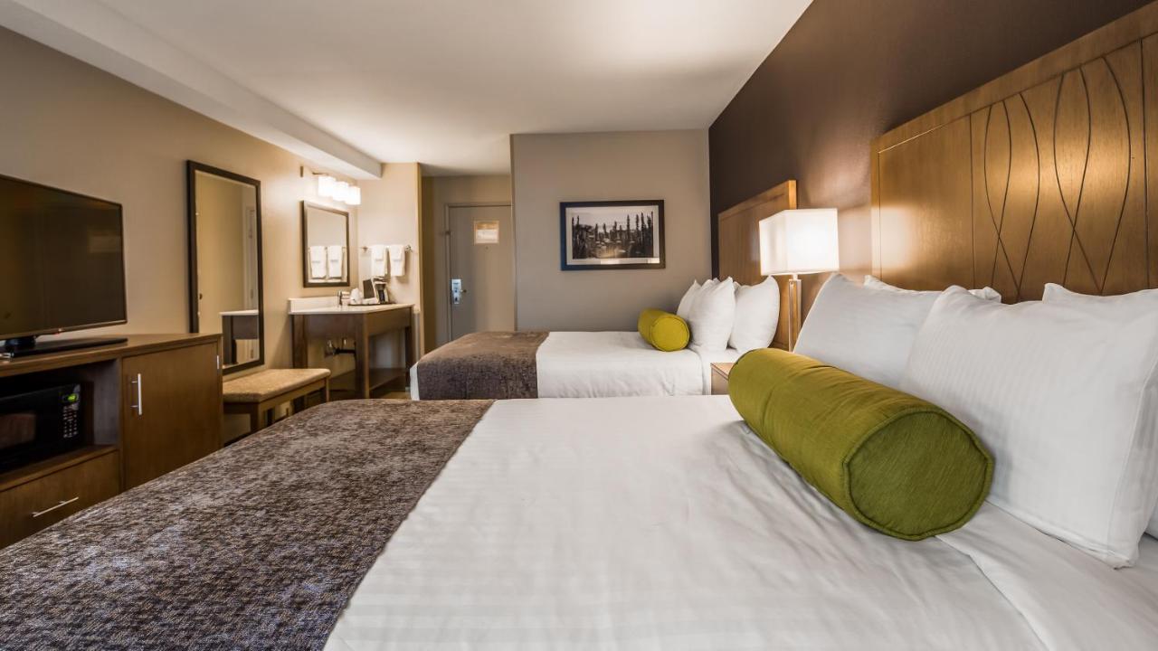 Queen Room with Two Queen Beds at Best Western McMinnville Inn