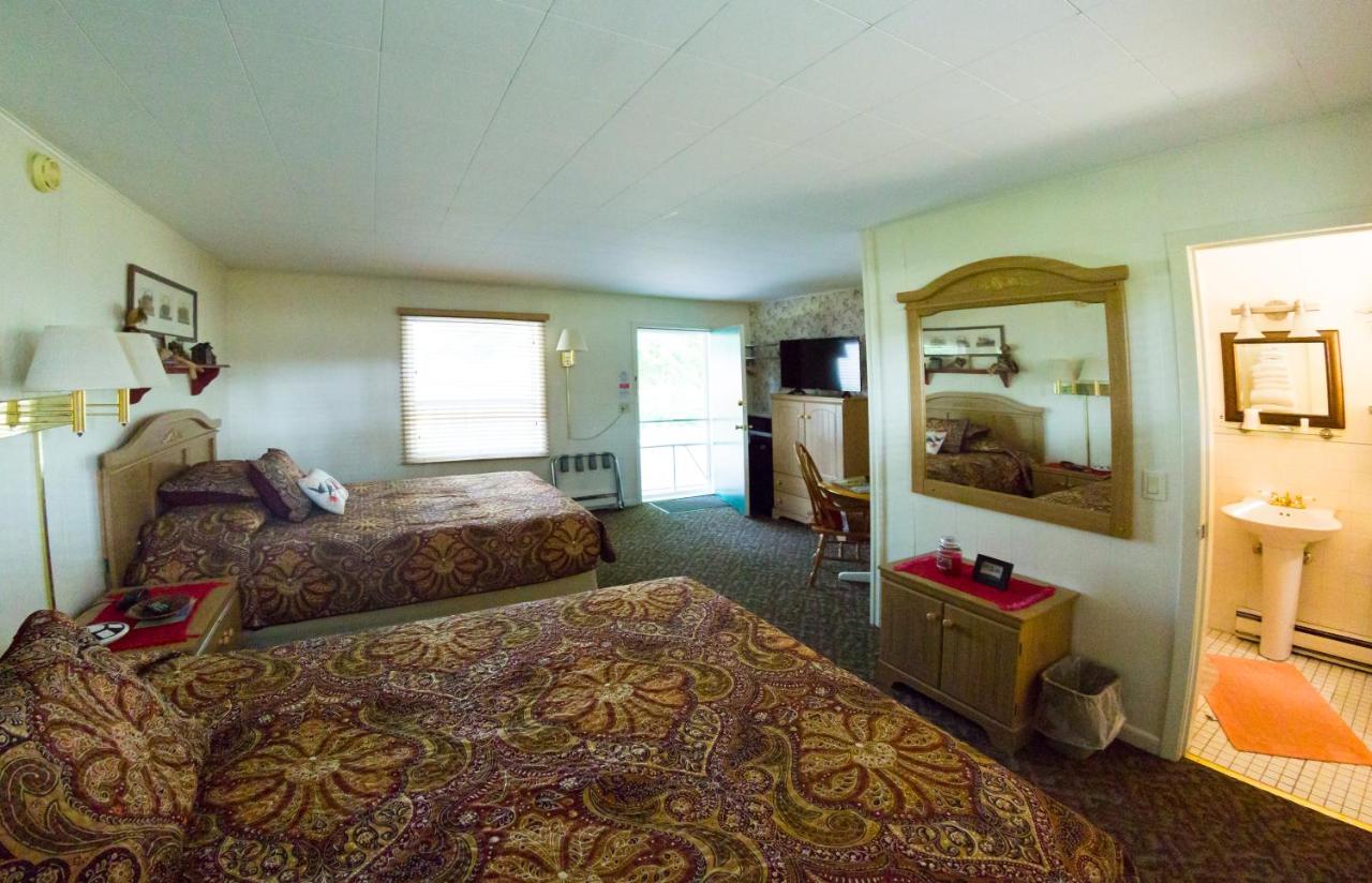 | Oak Park Inn
