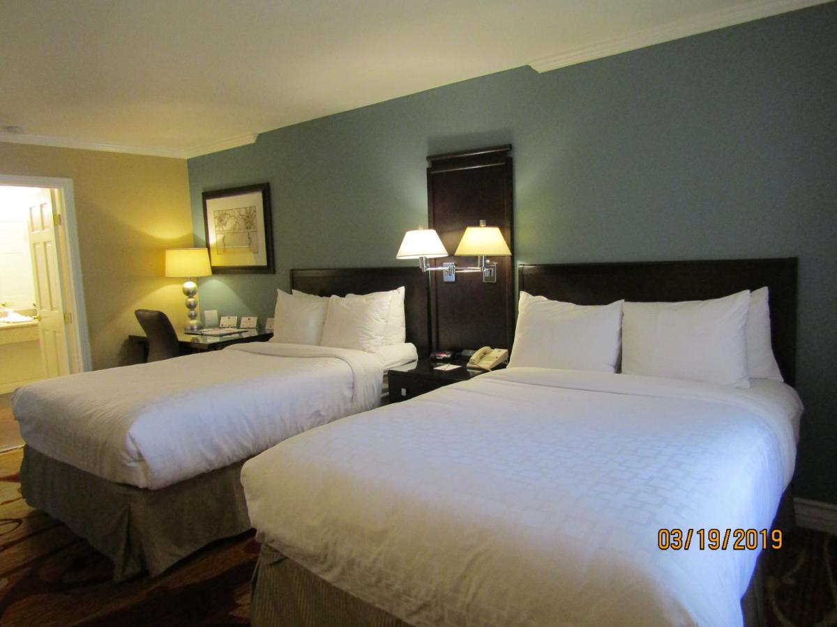 Standard Double Room with Two Double Beds at Clarion Inn Near China Lake Naval Station