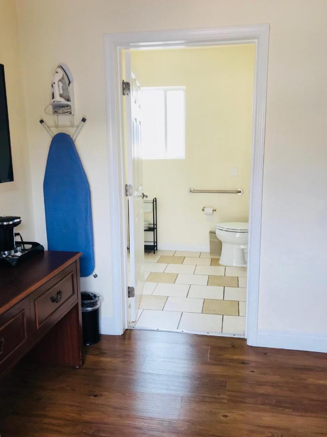 | Bella Capri Inn and Suites