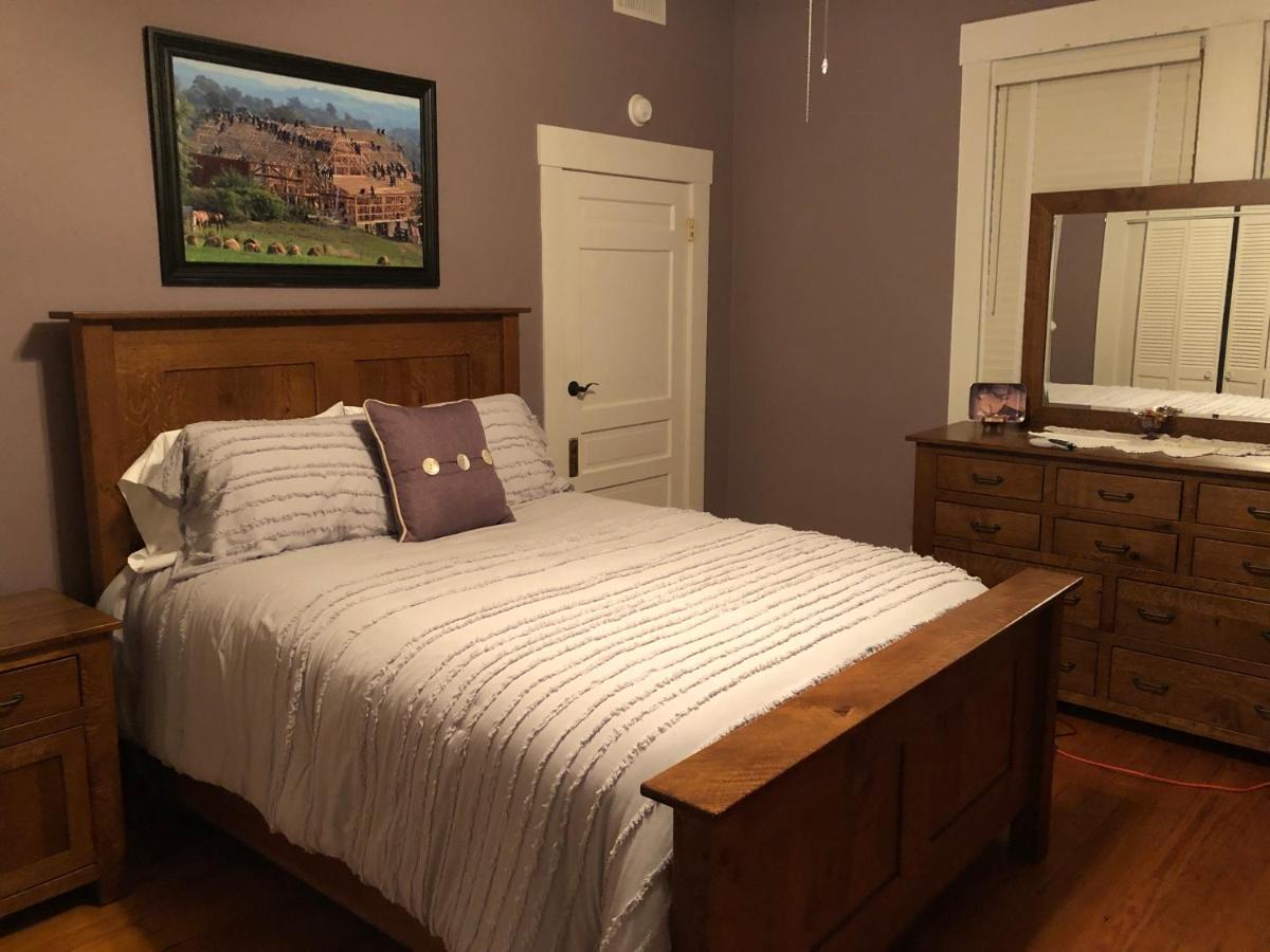 | Whooping Crane Manor B & B