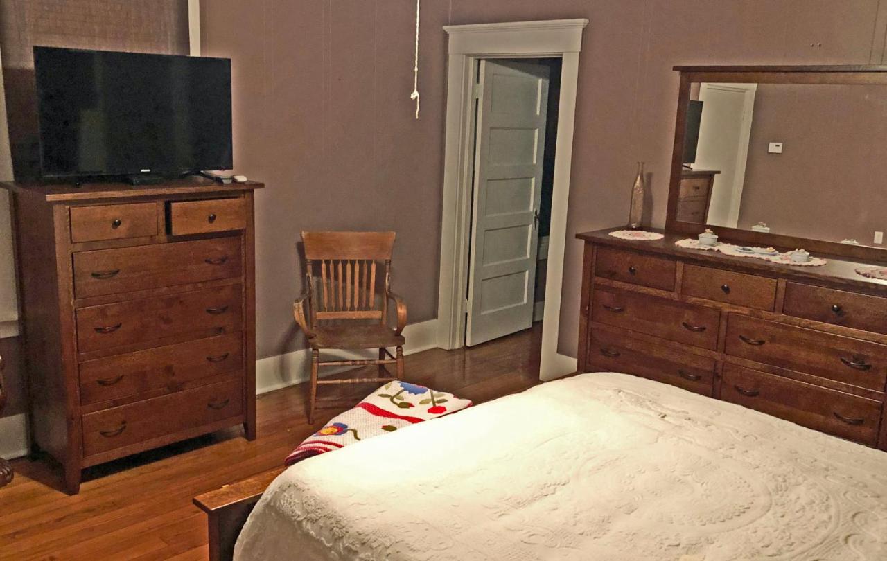 | Whooping Crane Manor B & B