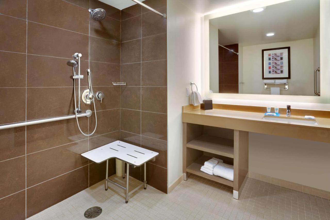 King Room with Shower - Disability Access at Hyatt House Portland/Downtown