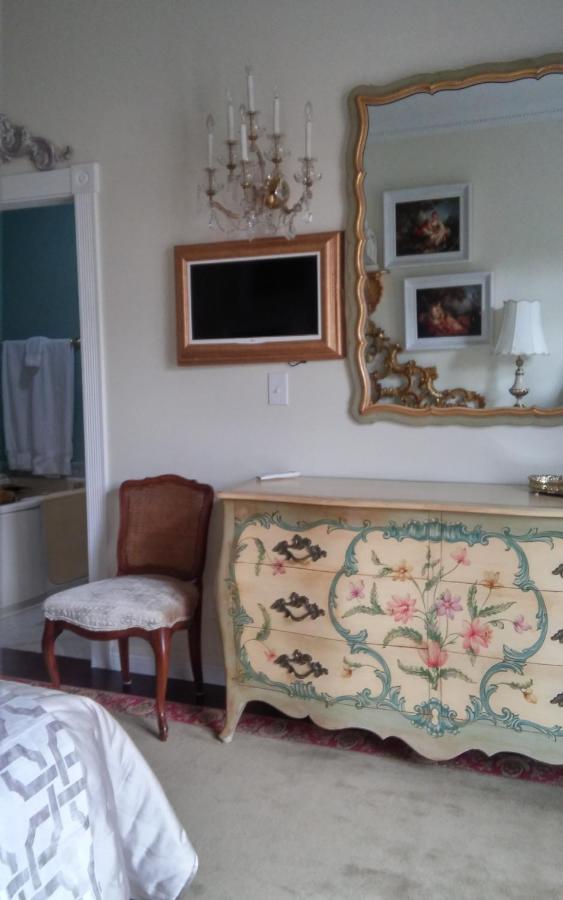 | Inntiquity, A Country Inn