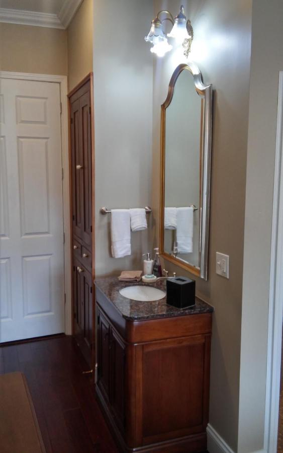 | Inntiquity, A Country Inn