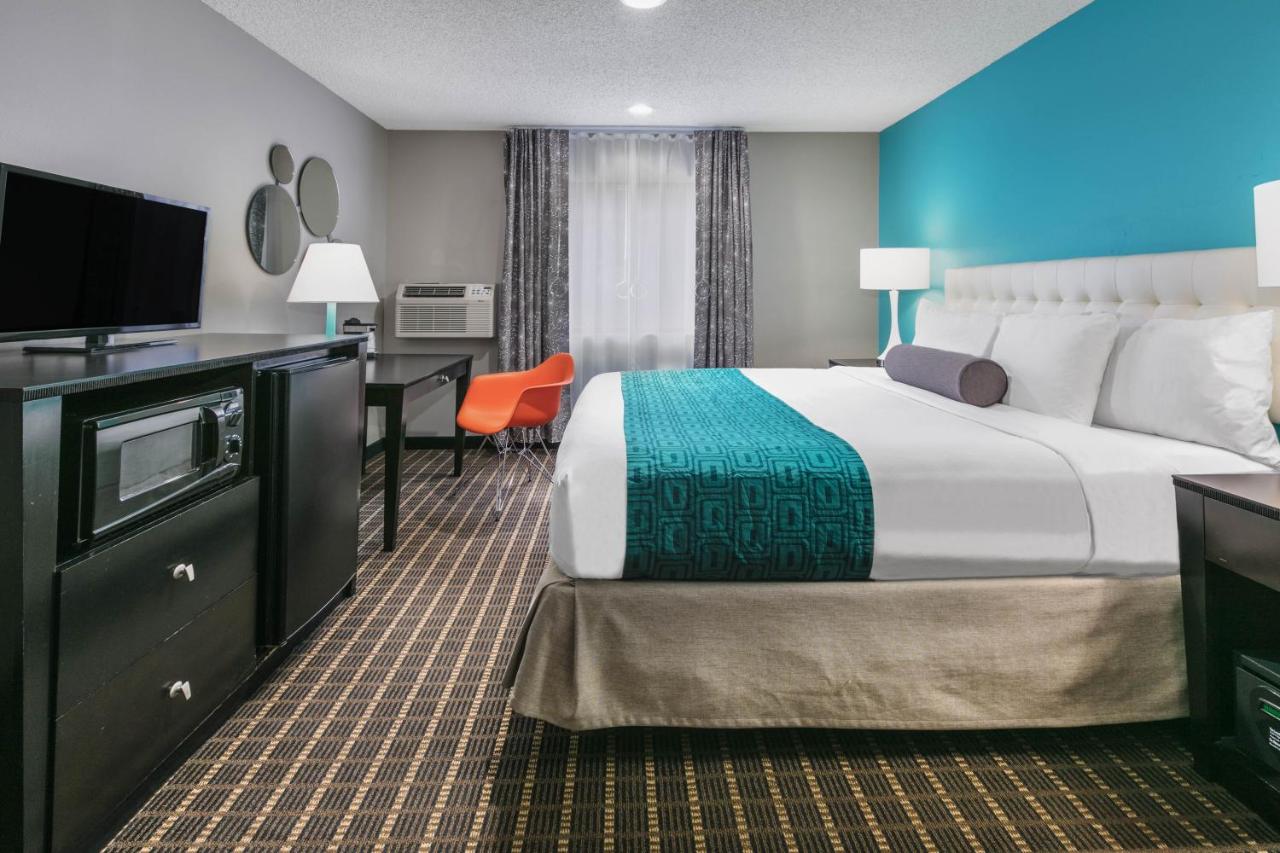  | Howard Johnson by Wyndham Near Schlitterbahn