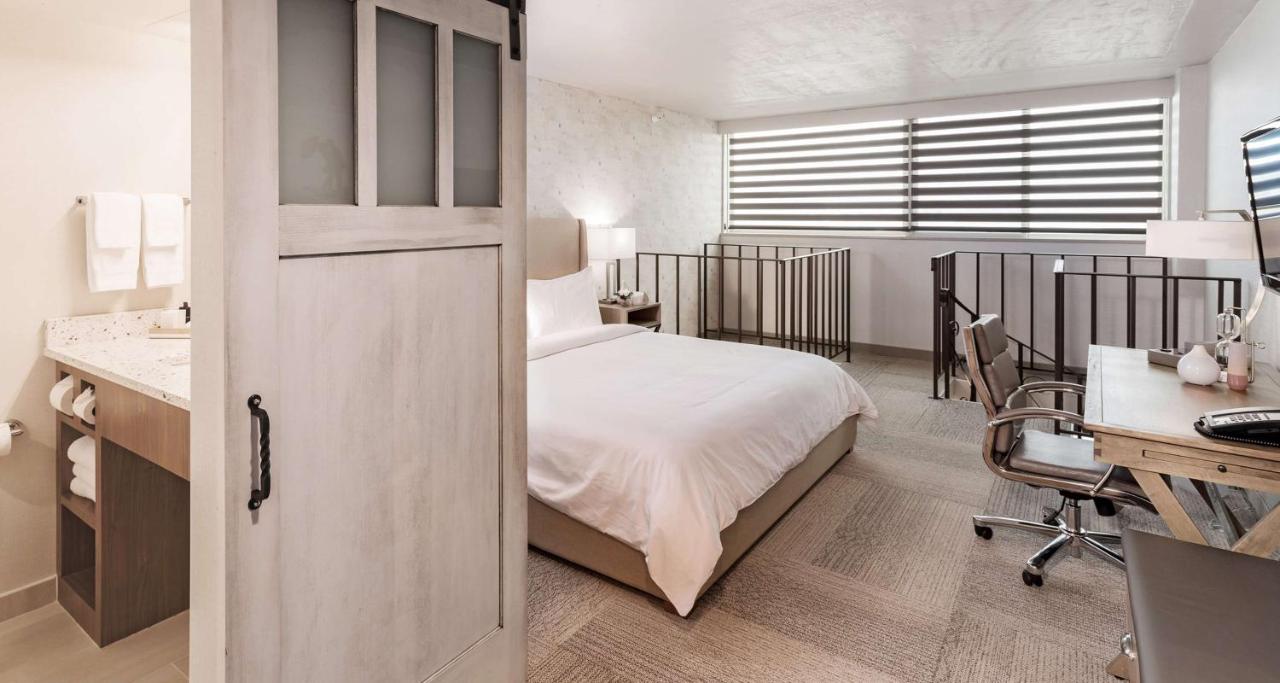 King Suite with Spa Bath at The Rushmore Hotel & Suites, BW Premier Collection