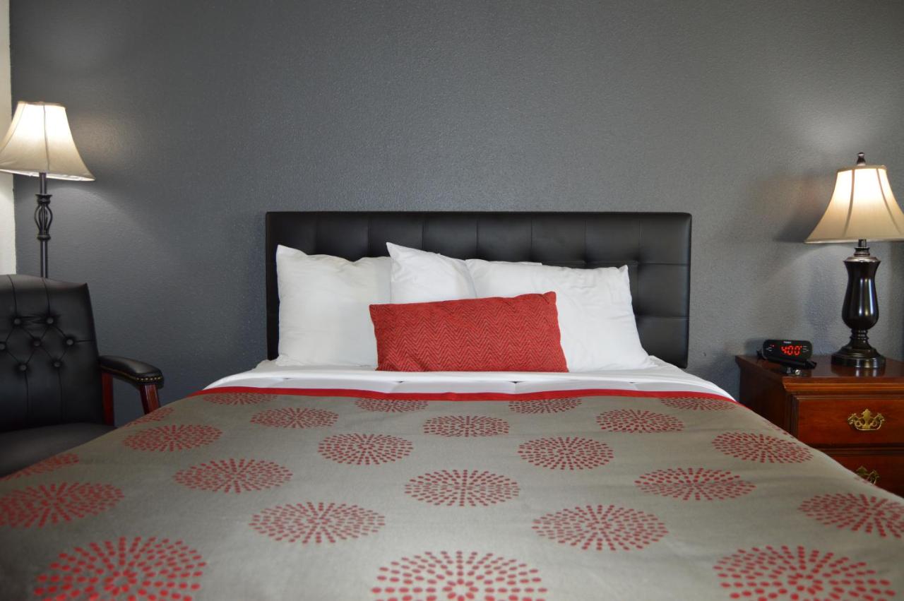 Deluxe King Room - Non-Smoking at Ramada by Wyndham Arcata