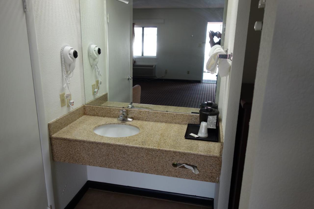 | VIP Inn and Suites
