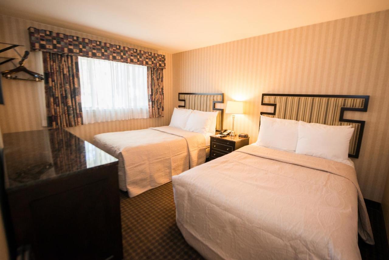 Double Bed Suite at Los Gatos Lodge