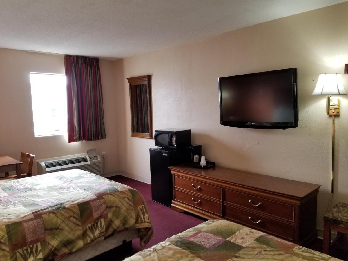 | Briarwood Inn
