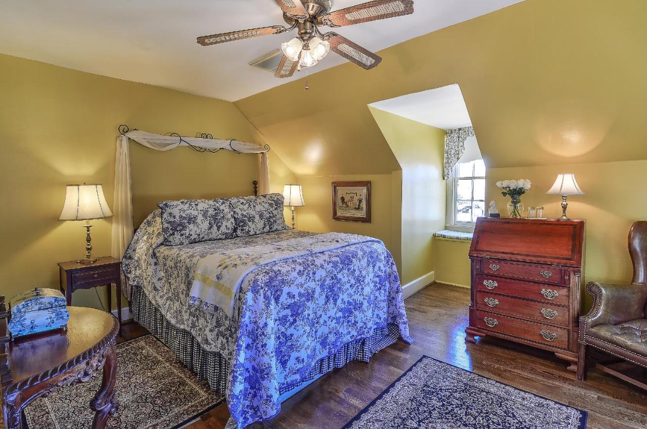 | Cedars of Williamsburg Bed & Breakfast