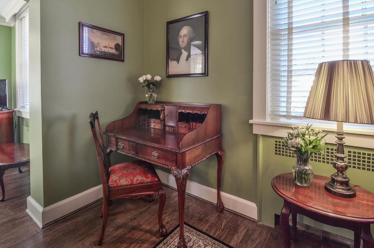 | Cedars of Williamsburg Bed & Breakfast