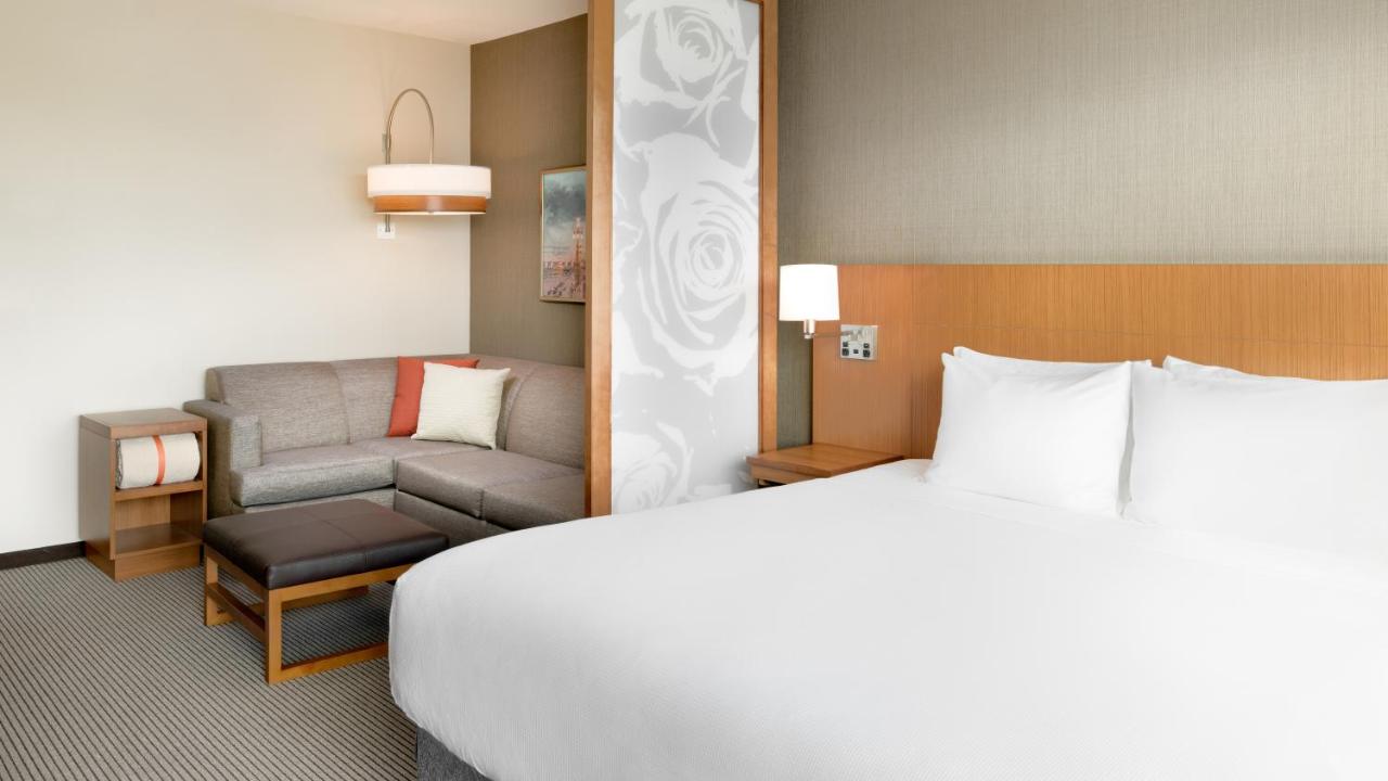 King Room with City View at Hyatt Place Pasadena