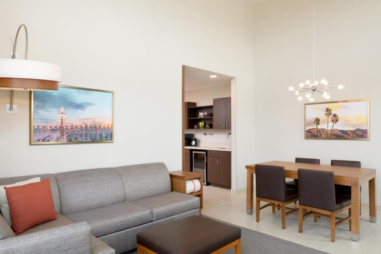 King Suite at Hyatt Place Pasadena