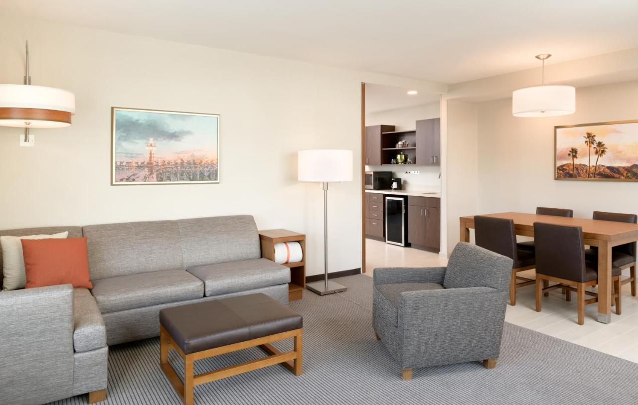 King Suite at Hyatt Place Pasadena
