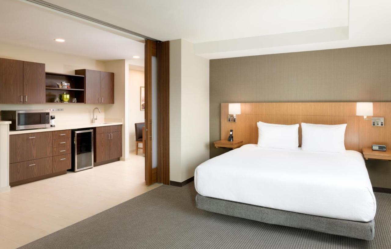 King Suite at Hyatt Place Pasadena