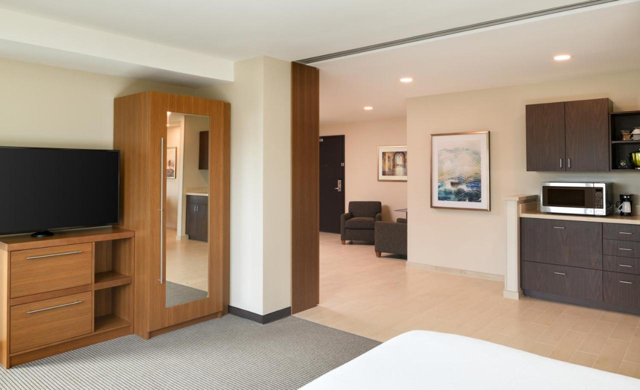 King Suite at Hyatt Place Pasadena
