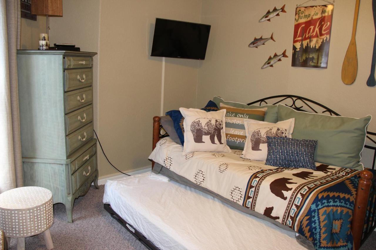  | Lake Ozarks Get Away Topsider