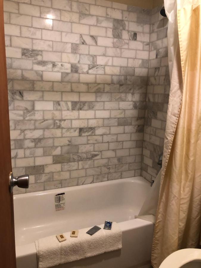 | Americas Best Inn - Savannah