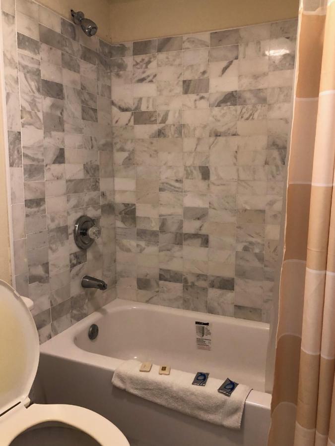 | Americas Best Inn - Savannah