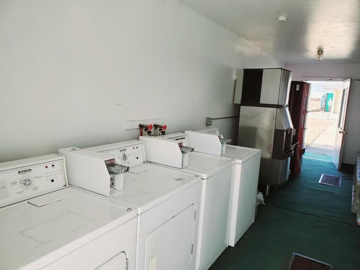  | The Budget Inn Express