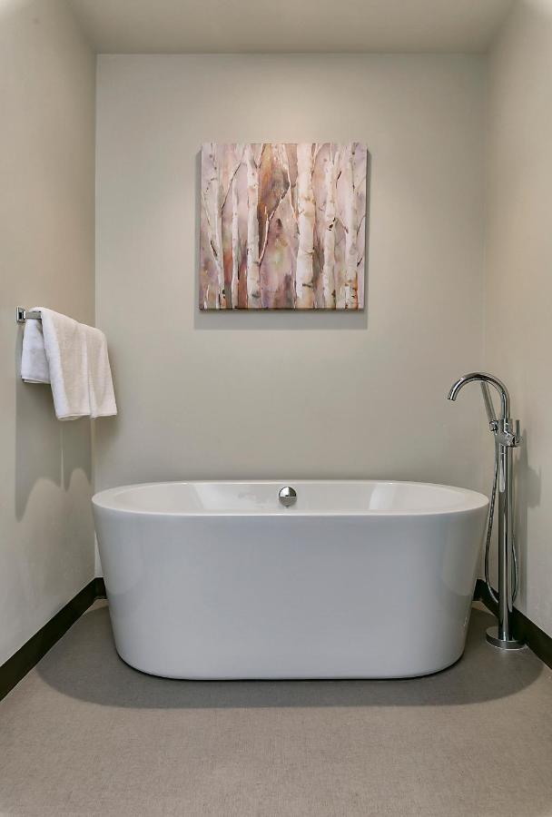 | Silver Creek Hotel