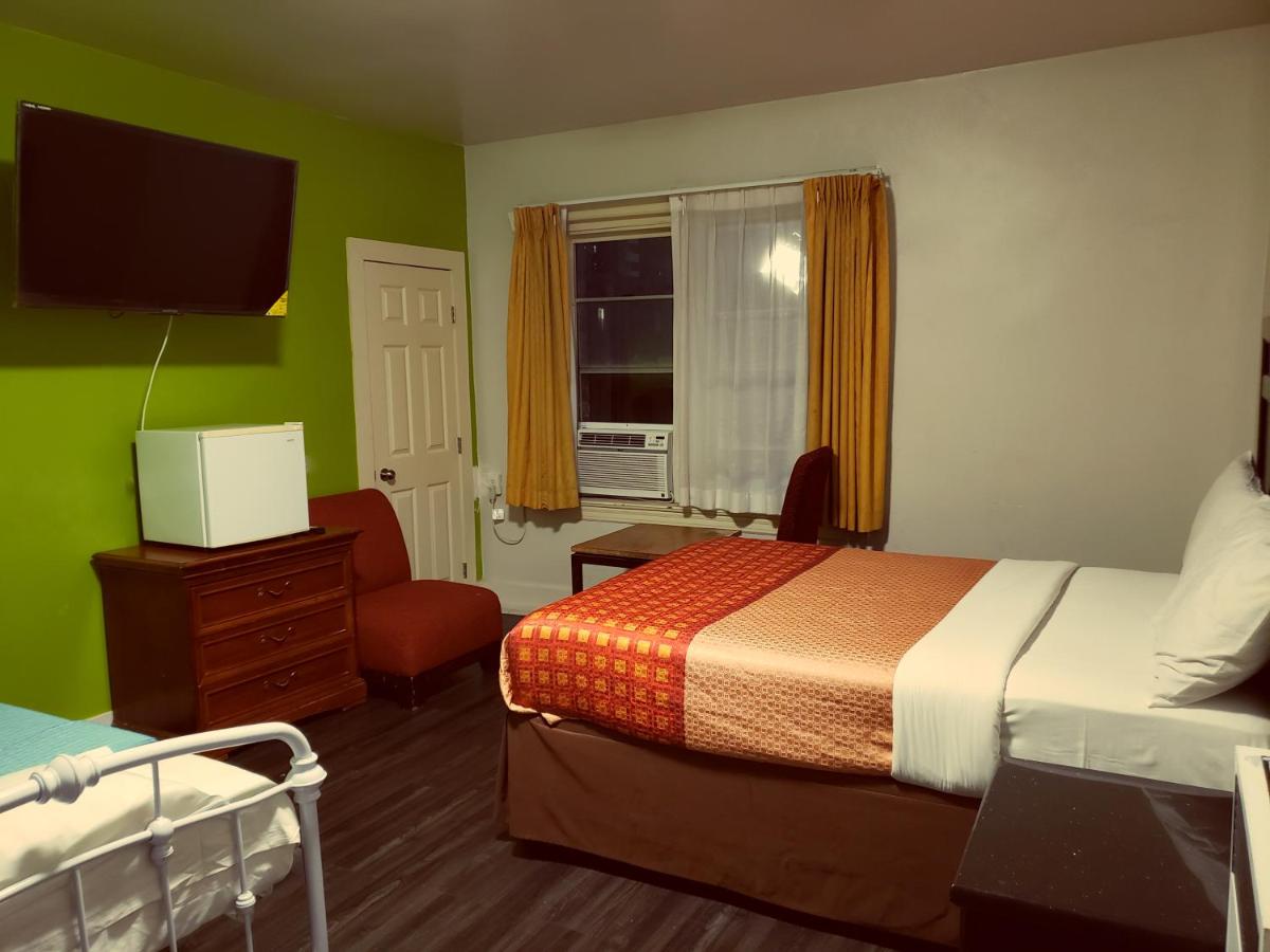 | Stuart Hotel