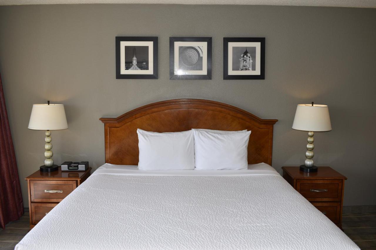 King Room at Inn At The Convention Center