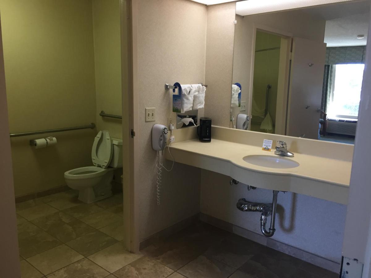 One-Bedroom Suite with Two Double Beds - Mobilty Access/Non-Smoking at Days Inn & Suites by Wyndham Albuquerque North