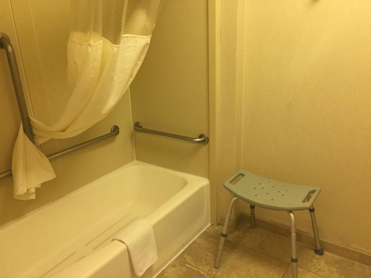One-Bedroom Suite with Two Double Beds - Mobilty Access/Non-Smoking at Days Inn & Suites by Wyndham Albuquerque North