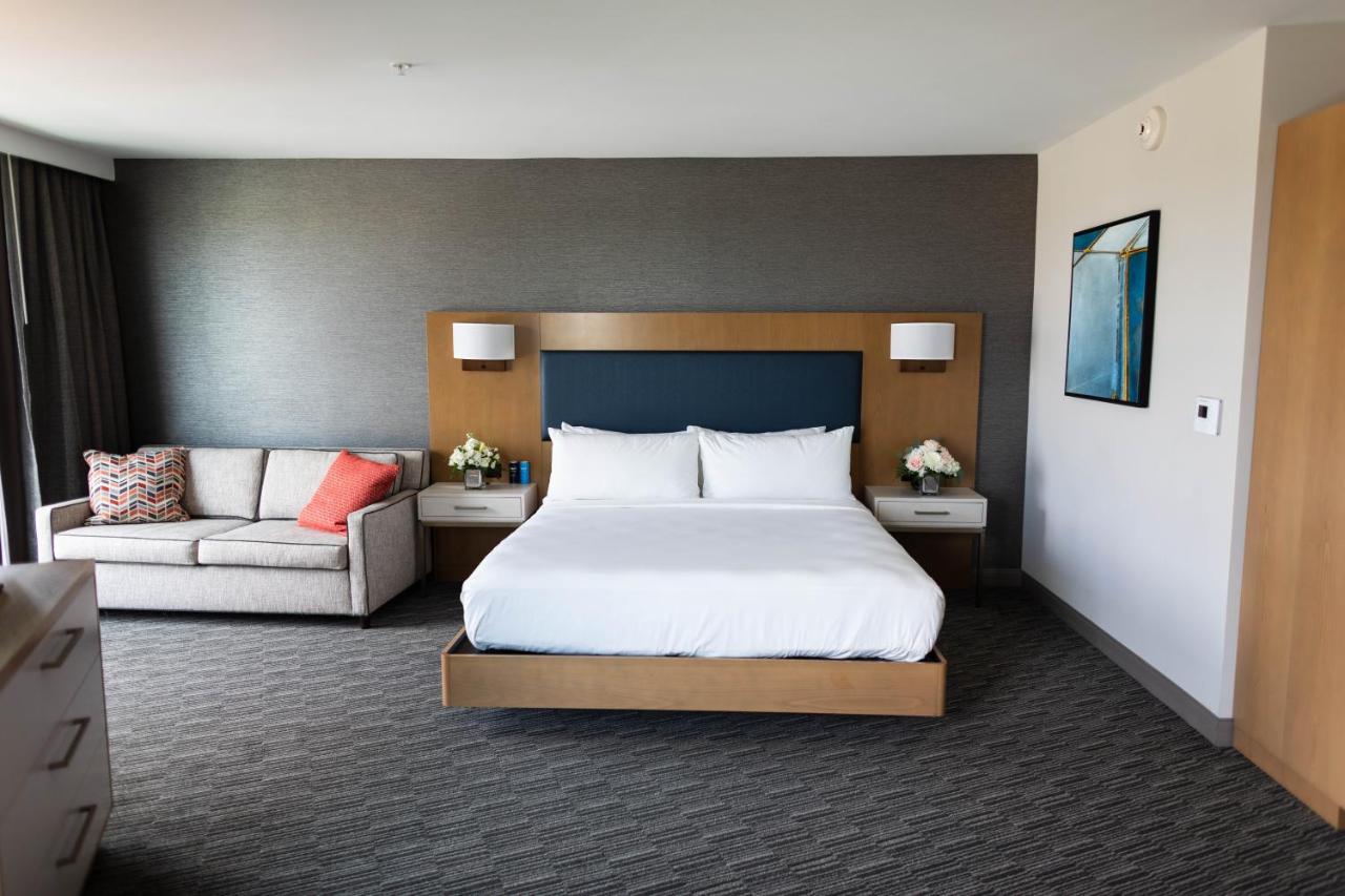 Deluxe King Room at Legacy Hotel at IMG Academy